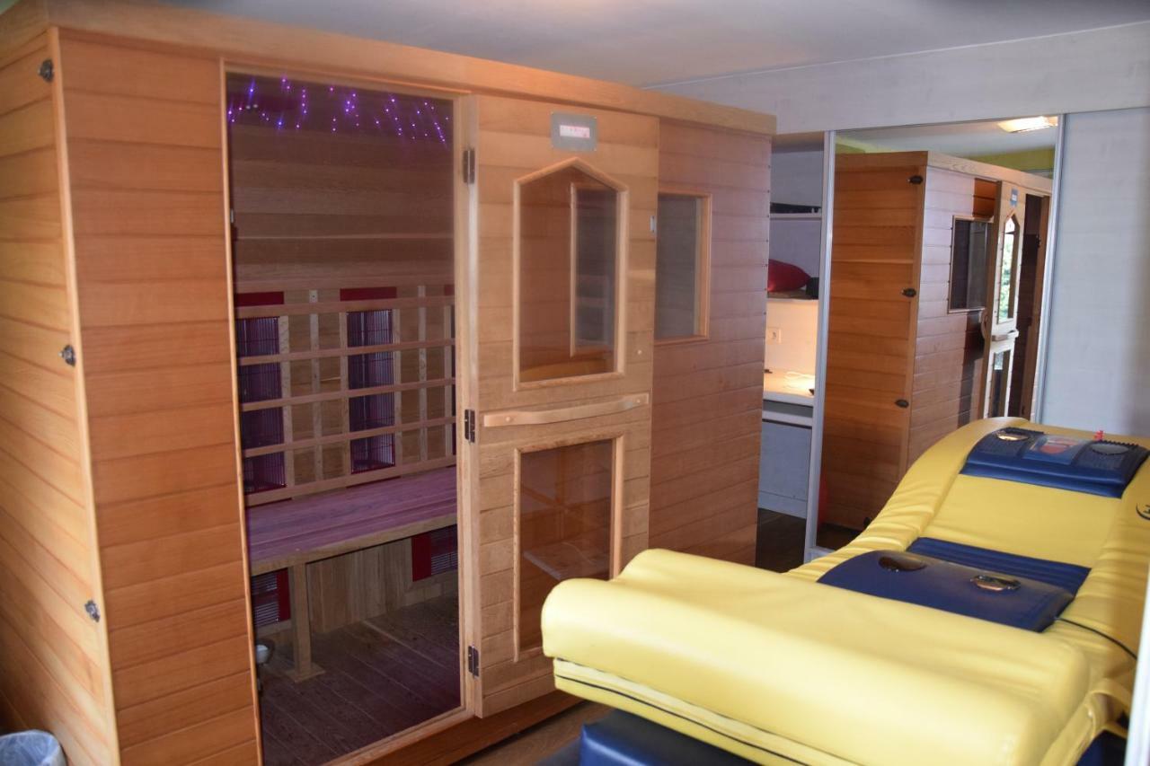 Le Chateau De Frankie Spas-Saunas Grand-Reng Екстер'єр фото